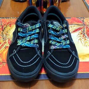 Vans ComfyCush Sk8-Low shoes, Mono Black w/White stitching, size 6/7.5